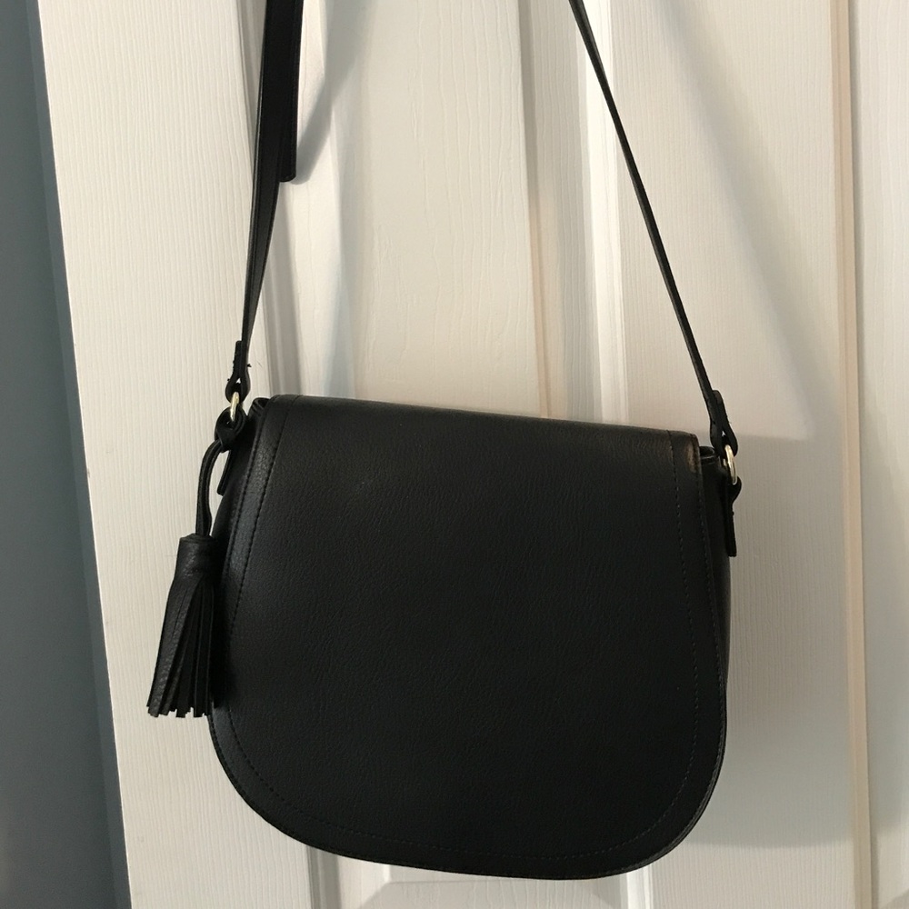 Old Navy black cross body purse. NWOT